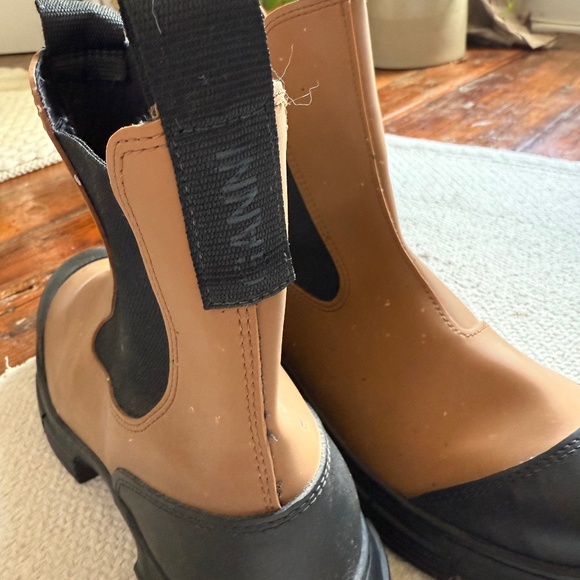 GANNI AW19 RECYCLED RUBBER CHELSEA BOOTS - Picture 2 of 5